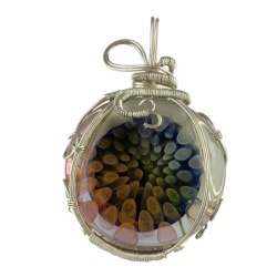 rainbow_pendant-450p